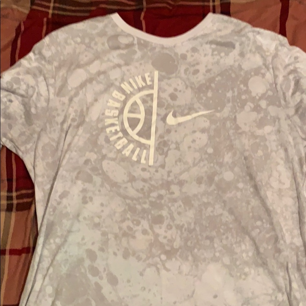 Nike basketball t-shirt